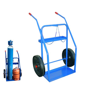 Diable parfait pour le transport de bouteille de gaz, roues bandage caoutchouc de Ã 380. BoÃ®te pour pistolets de soudure. Construit en tube dâacier trÃ¨s rÃ©sistant et capable de supporter des charges jusquâÃ  280 kg. Creuse utile 550x290