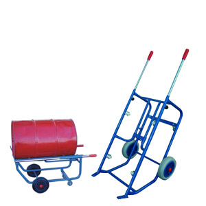 Diable pour le retournement de fÃ»ts vertical ou horizontal et le transport de fÃ»ts de 200 litres. FabriquÃ© en tube dâacier trÃ¨s rÃ©sistant capable de supporter des charges jusquâÃ  300 kg. Deux roues avants en caoutchouc diam. 250 et deux arriÃ¨res diam. 80 pour un transport horizontal du fÃ»t. La structure soutenant le fÃ»t comprend des roulettes pour retourner le fÃ»t et permet ainsi une meilleure manipulation, possÃ¨de Ã©galement des poignÃ©es tÃ©lescopiques pour amÃ©liorer considÃ©rablement le transport des fÃ»ts de grande taille.