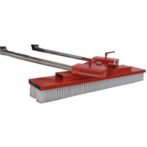 Accessoire balayeuse pour chariot Ã©lÃ©vateur 1500 mm.