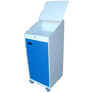Bureau avec roues trÃ¨s rÃ©sistant et stable. 
